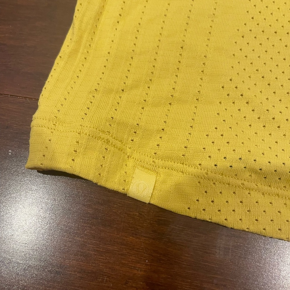 lululemon mesh vent Yellow Short Sleeve running Tee shirt top - Picture 4 of 4